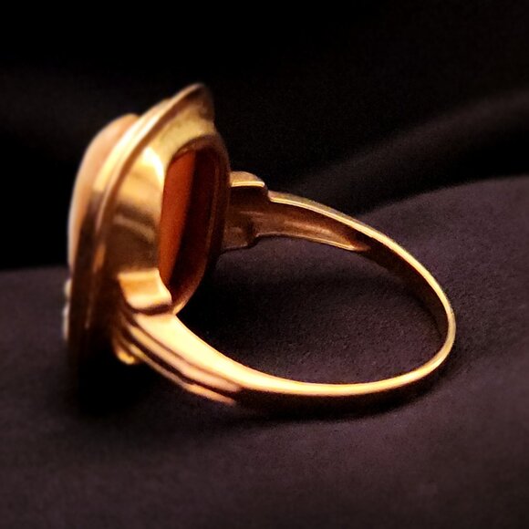 Vintage Mid-Century Cameo 10k Yellow Gold Ring Size 8 - Picture 4 of 7
